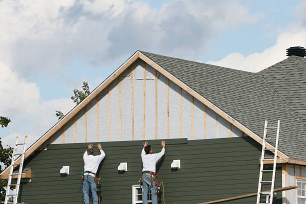 Professional Siding technician working in Thorndale, PA